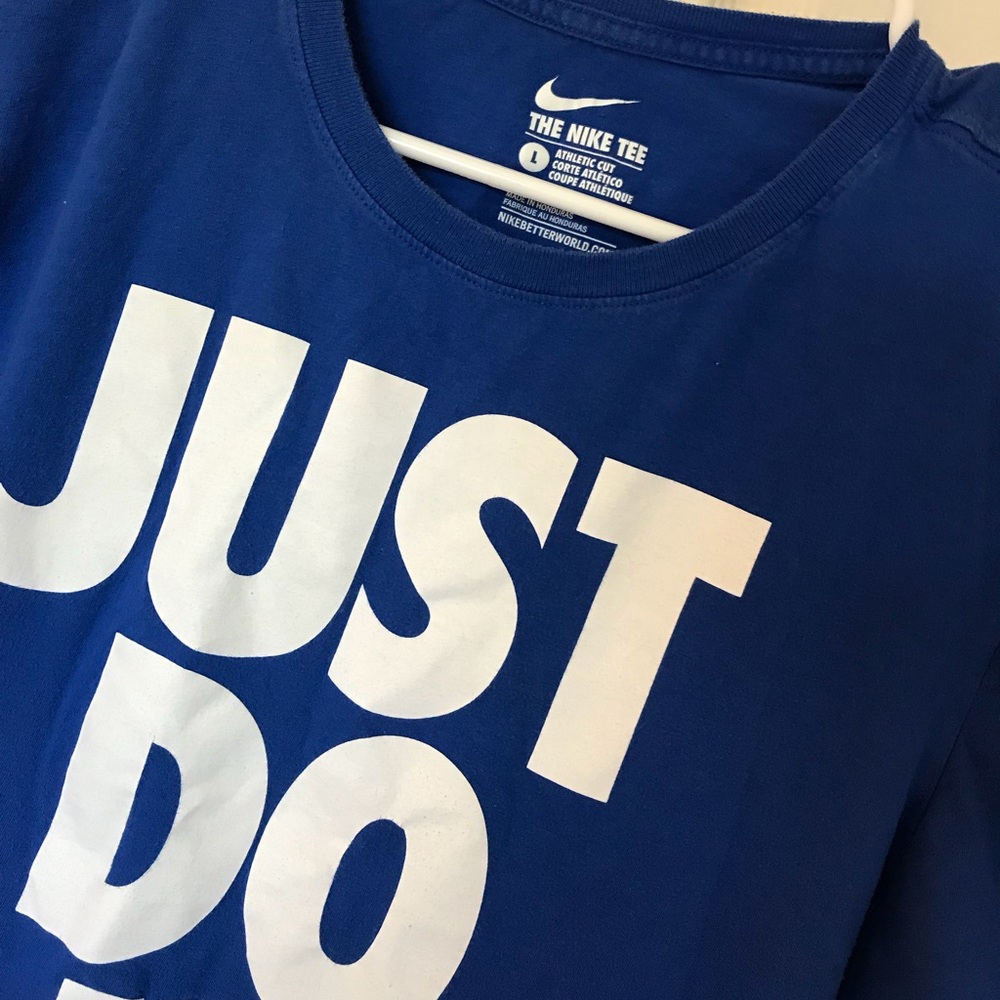 Nike tee - Picture 2 of 2